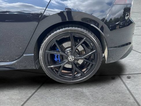 Used 2024 Volkswagen Golf R AWD/4WD image 19