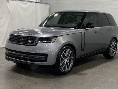 New 2025 Land Rover Range Rover SE