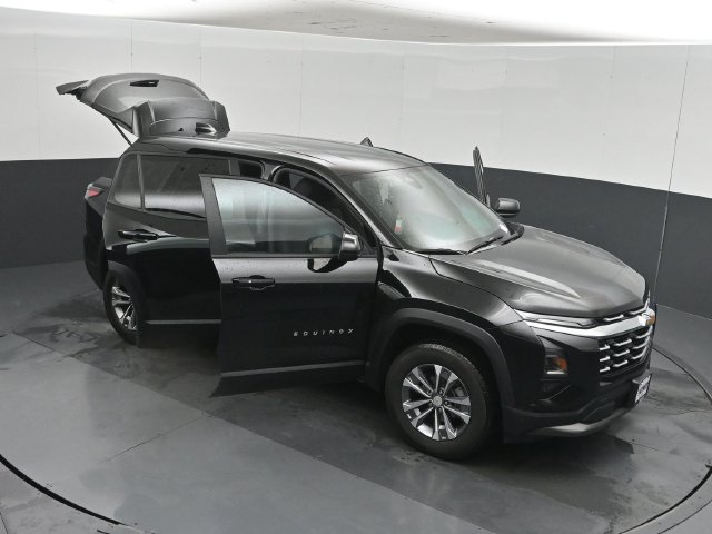 Used 2026 Chevrolet Equinox LT AWD/4WD image 63