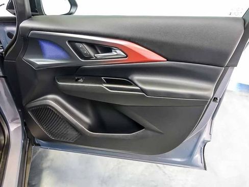 Certified 2024 Chevrolet Equinox EV RS FWD image 31