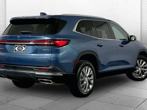 Used 2025 Buick Enclave Preferred image 13