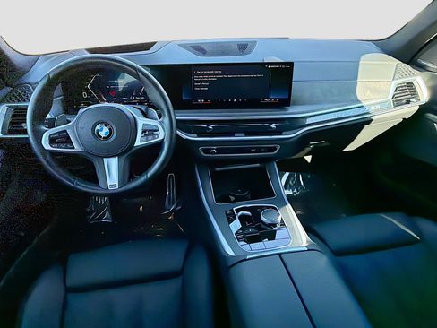Used 2025 BMW X5 xDrive40i w/ M Sport Package image 16
