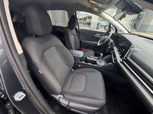 Used 2025 Kia Sportage LX FWD image 35