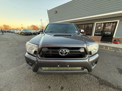 Used 2015 Toyota Tacoma 4x4 Double Cab image 2
