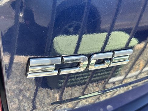Used 2011 Ford Edge SE FWD image 2