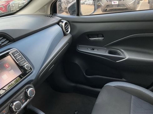 Used 2025 Nissan Versa SV image 33