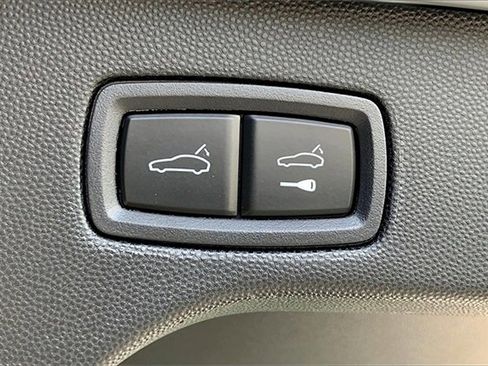 New 2025 Porsche Macan 4S Electric image 21