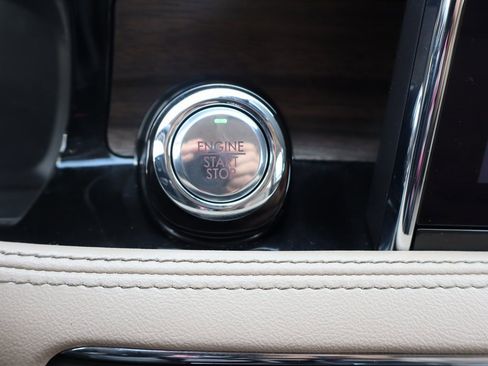 Used 2022 Lincoln Corsair Reserve w/ Equipment Group 201A image 12