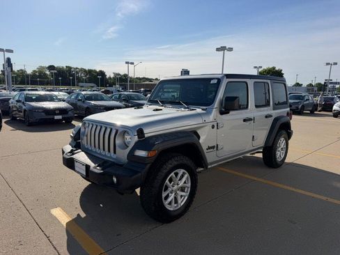 Used 2023 Jeep Wrangler Unlimited Sport AWD/4WD image 6