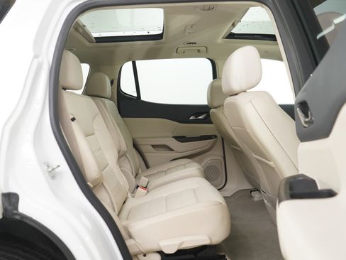 Used 2023 GMC Acadia Denali w/ Denali Technology Package image 13