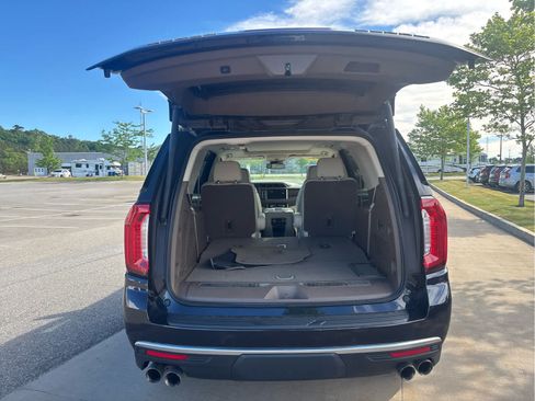Used 2023 GMC Yukon Denali AWD/4WD image 9