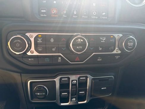 Used 2023 Jeep Wrangler Unlimited Sahara w/ Cold Weather Group AWD/4WD image 16