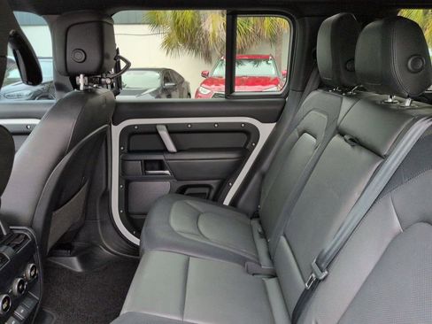 Used 2024 Land Rover Defender 110 X-Dynamic SE image 15
