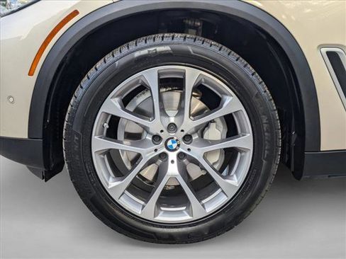 Used 2019 BMW X5 xDrive40i w/ Executive Package AWD/4WD image 23
