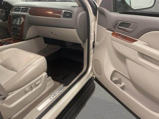 Used 2010 Chevrolet Avalanche LTZ AWD/4WD image 21