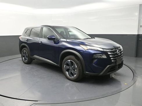 Used 2025 Nissan Rogue SV FWD image 10