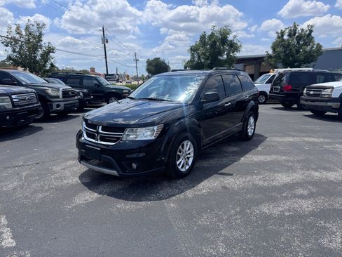 Used 2017 Dodge Journey SXT w/ Comfort/Convenience Group image 1