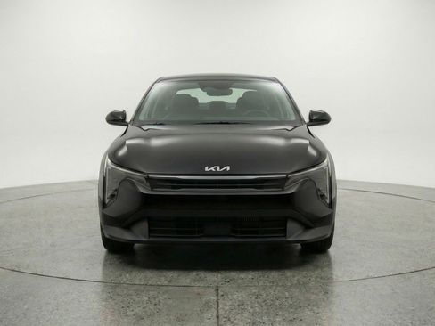 Used 2025 Kia K4 LXS image 2
