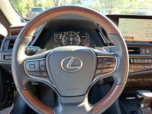 Used 2023 Lexus ES 350 Ultra Luxury image 20