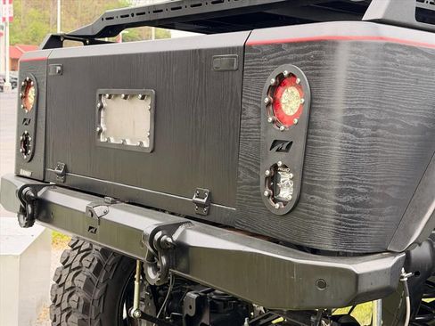 Used 2022 Jeep Gladiator Overland AWD/4WD image 10