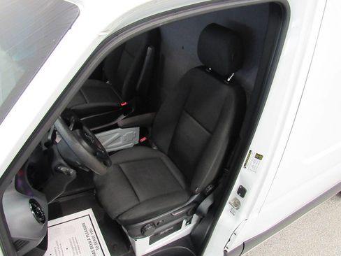 Used 2020 Mercedes-Benz Sprinter 2500 image 37