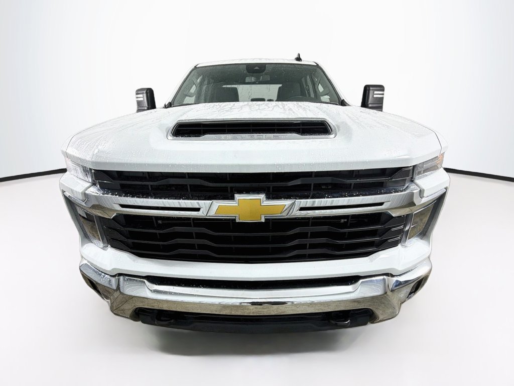 Used 2025 Chevrolet Silverado 2500 LT w/ Convenience Package AWD/4WD image 2