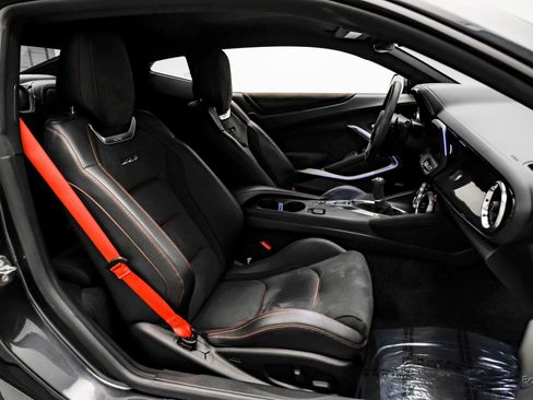 Used 2018 Chevrolet Camaro ZL1 RWD image 46