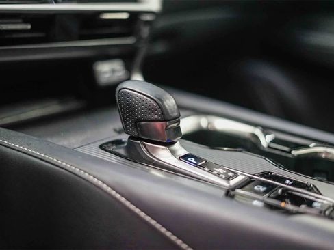 Used 2023 Lexus RX 500h F Sport image 21