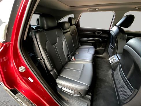 Used 2021 Kia Sorento S w/ Panoramic Sunroof Package FWD image 24