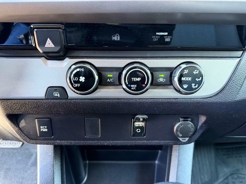 Used 2017 Toyota Tacoma SR5 image 25