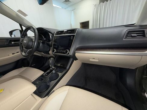 Used 2019 Subaru Outback 2.5i Limited AWD/4WD image 19