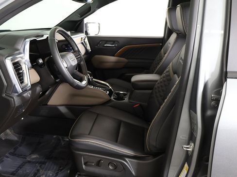 Used 2023 GMC Canyon Denali image 34