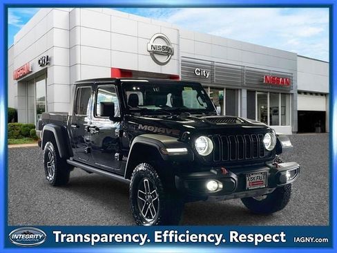 Used 2026 Jeep Gladiator Mojave AWD/4WD image 1
