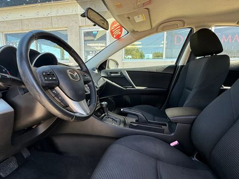 Used 2013 MAZDA MAZDA3 i Touring FWD image 9