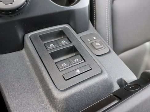 New 2025 Ford Bronco Badlands image 38