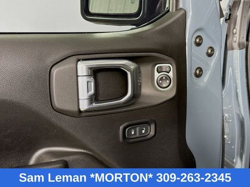 Used 2024 Jeep Gladiator Mojave w/ Convenience Group image 17