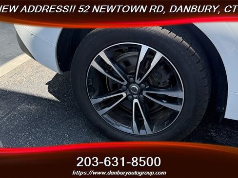 Used 2019 Volvo XC60 T6 Momentum w/ Premium Package AWD/4WD image 10