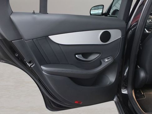 Used 2022 Mercedes-Benz GLC 300 image 13