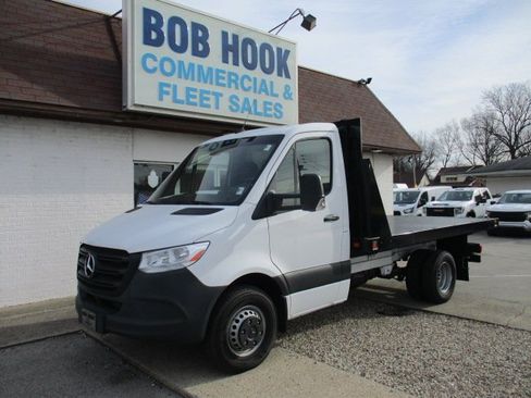 Used 2023 Mercedes-Benz Sprinter 4500 image 1