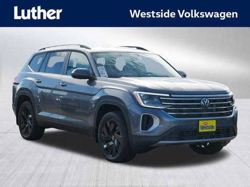 New 2025 Volkswagen Atlas SE image 1