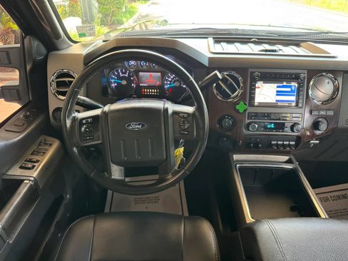 Used 2011 Ford F250 Lariat w/ Lariat Ultimate Pkg AWD/4WD image 24