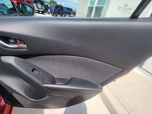 Used 2015 MAZDA MAZDA3 i Sport FWD image 20
