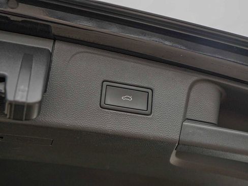 Used 2022 Volkswagen Atlas SE w/ Panoramic Sunroof Package image 32