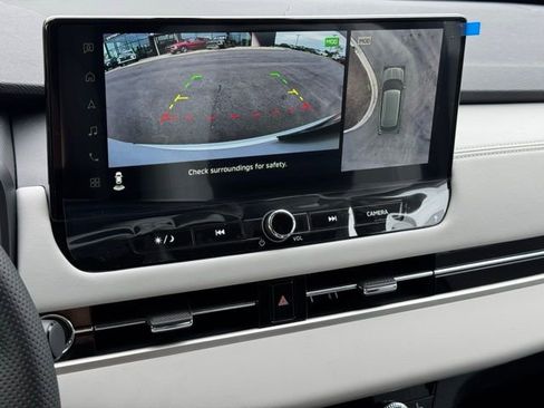 New 2025 Mitsubishi Outlander SE image 29