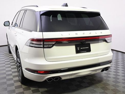 New 2026 Lincoln Aviator AWD image 4