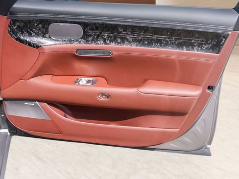 Used 2025 Genesis G90 3.5T image 30