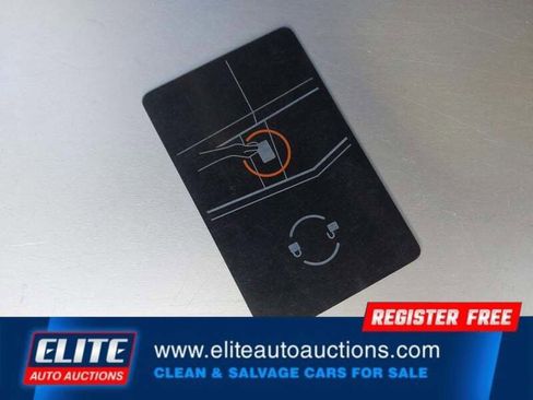 Used 2024 Tesla Cybertruck AWD Crew Cab image 21