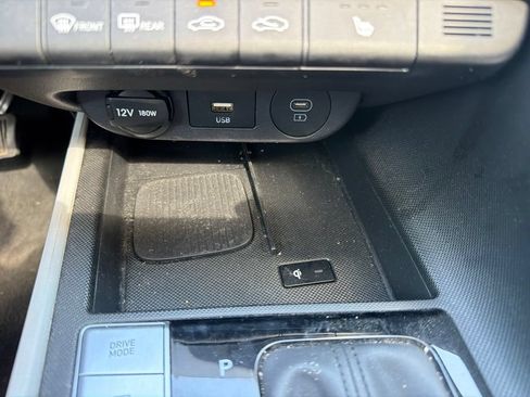 Used 2024 Hyundai Elantra Limited FWD image 18