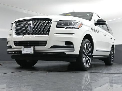 Certified 2023 Lincoln Navigator Reserve AWD/4WD image 41