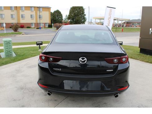 Used 2024 MAZDA MAZDA3 s image 4